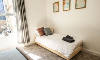 Stunning 1 Bedroom Apartment - Plymouth - Housity