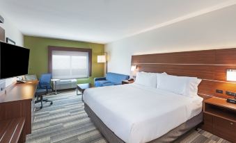 Holiday Inn Express & Suites Tulsa South - Woodland Hills