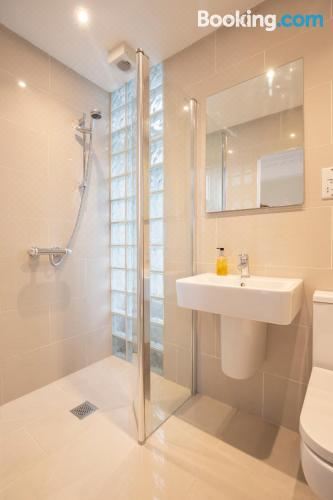 带修道院景的高级房