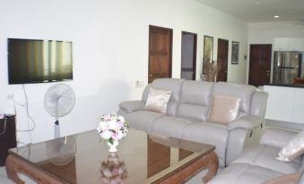 Very Large Villa Suitable for a Large Group up to 10 People or Even 2 Families