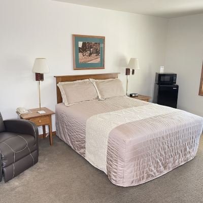 Classic Room, 1 Queen Bed, Accessible