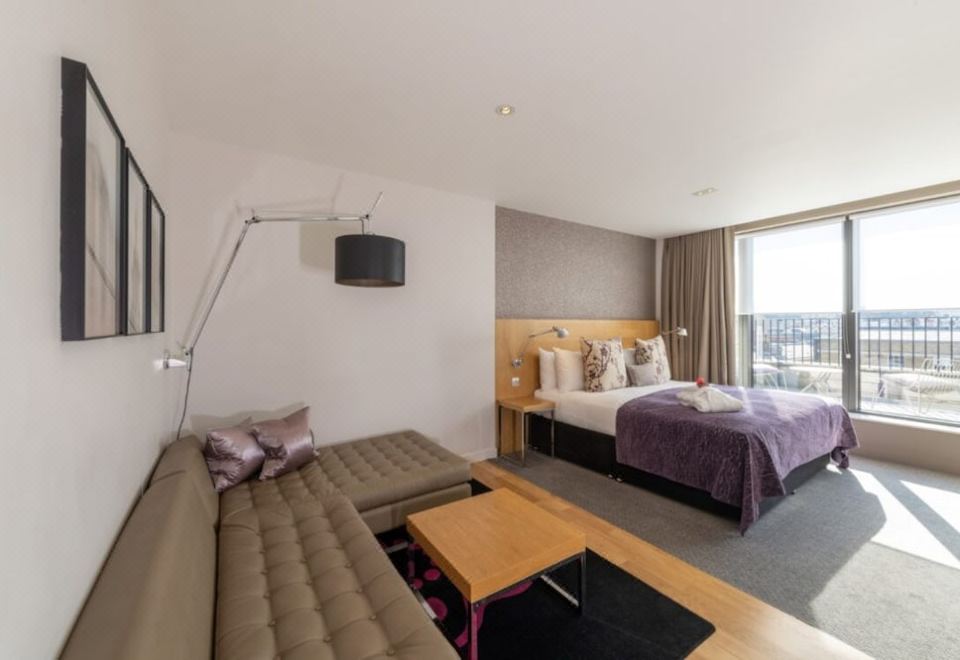 精致套房带阳台