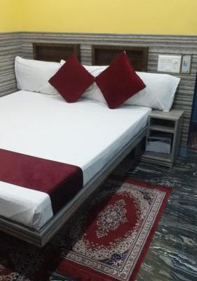 Deluxe Double Room Vasanth Villa Promo Code