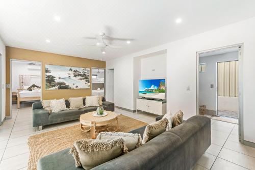 Alex Beach House, 100 Steps to the Sand, with Ocean ViewsFour-Bedroom House