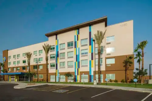 Tru by Hilton Goodyear Phoenix West