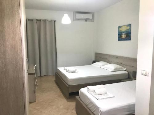 带阳台的三人房