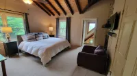 Charming home in Seven Devils. Close access to tubing, ziplining, & hiking.