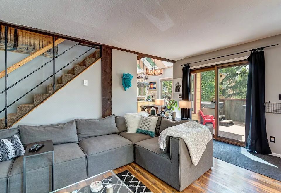 奢华热水浴缸和宽敞生活区-迷人维多利亚休闲屋