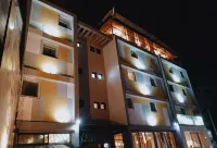 Fly Inn Madagascar Hotel - Navette Gratuite H24 - à 300m de l'Aéroport International のホテル