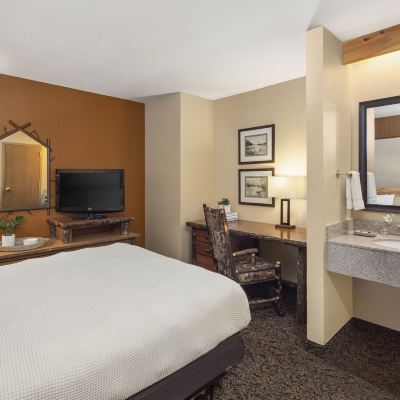 1 King, 1 Queen Loft Suite With Kitchen Bantr Promo Code