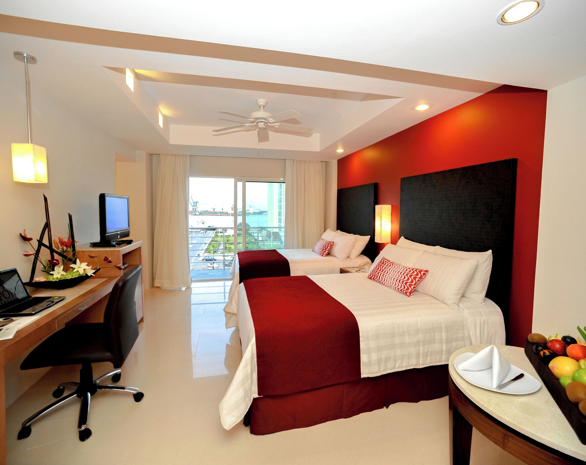 高级房， 2 张双人床， 海洋景观