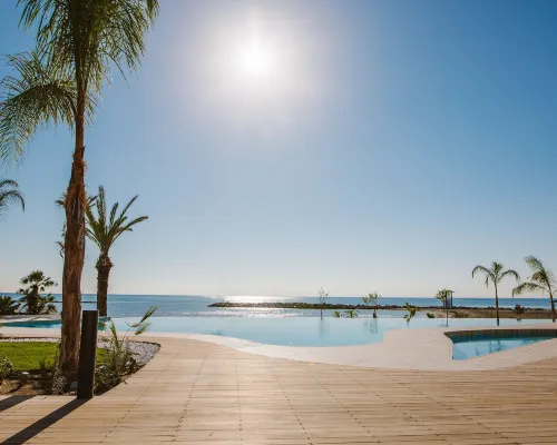 Lebay Beach Hotel Hotele w: Oroklini
