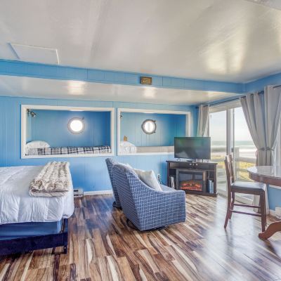 Basic Room, 1 Bedroom, Kitchenette, Partial Ocean View Moolack Shores Inn Promo Code