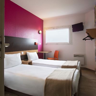 Cabrio Room With Two Single Beds En-Suite Bathroom And Wc hotelF1 Nemours Promo Code