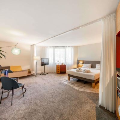 行政套房帶大床和梳化床 康城中心諾富特套房酒店優惠