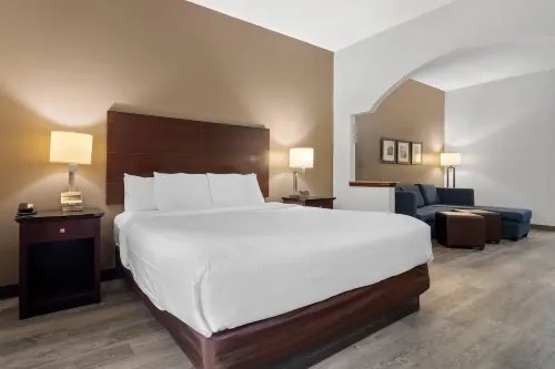 Comfort Suites