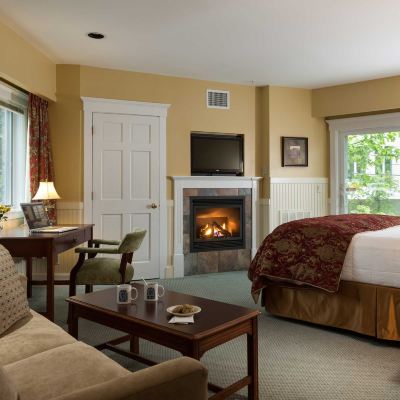 King Suite With Fireplace And River View Lord Camden Inn Promo Code
