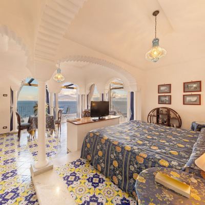 Deluxe Suite With Sea View Hotel La Tonnarella Promo Code