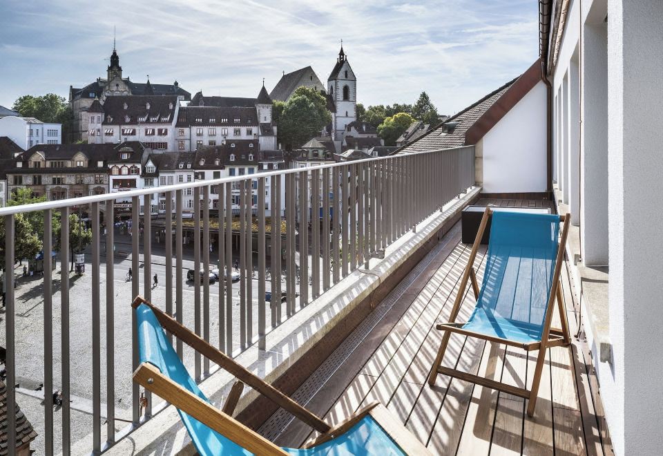 房间，一张特大床（特别设计特大床房）