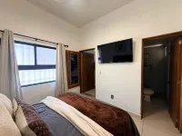 Ajijic 1 Bedroom Guesthouse -Walk To Everything -Patio -Bikes - Pickleball Court