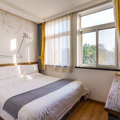 陽光大床房 樂盟飯店（北京南鑼鼓巷什剎海地鐵站店）優惠