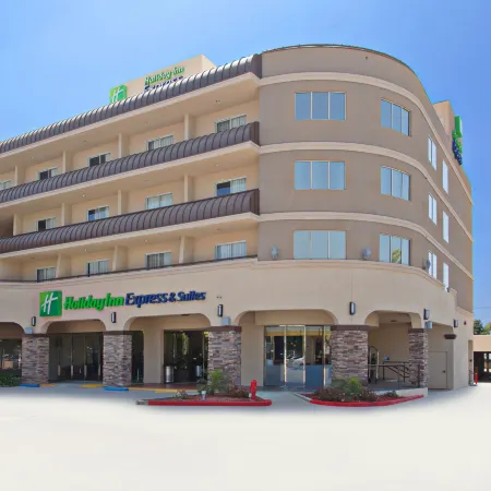 Holiday Inn Express & Suites PASADENA - LOS ANGELES by IHG Отели в г. Пасадина