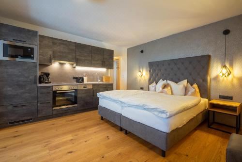 特大床一室房（带梳化床）