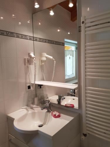 带阳台的三人房