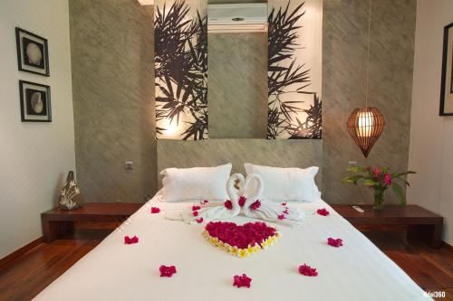 Luxury Sakina Villa - Beachfront Villa-Beach Front