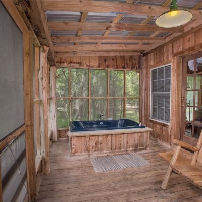 Classic Cabin, 1 Queen Bed, Jetted Tub (Hill County Lodge) 7F Lodge Promo Code