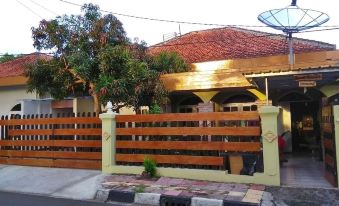 Kanti Kinasih Homestay by the Grand Java