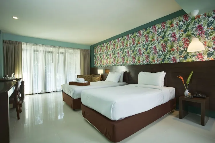 ห้องดีลักซ์เตียงแฝดพร้อมระเบียง