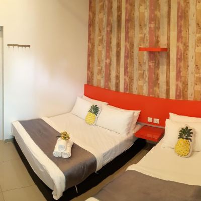 Deluxe Triple Suite Kupon Teruntum 96 Guesthouse