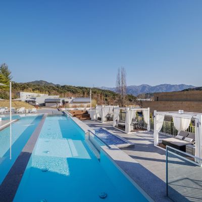 [끝없는 정원 풀] 디럭스트리플룸 + 2인용 풀 액세스 스위트 호텔 남원 쿠폰