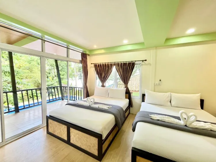 ห้องดีลักซ์พร้อมวิวสระน้ำ