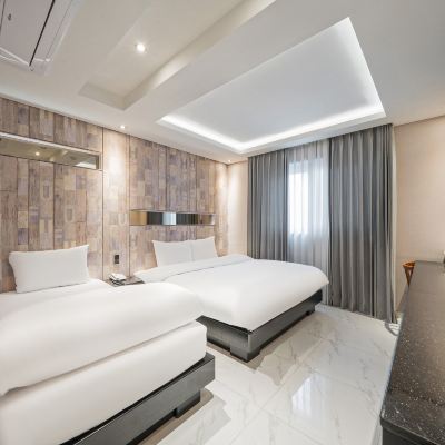 Twin Room With City View Win Hotel Promo Code