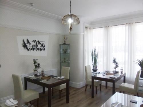 高级超级特大床间 - 秋季