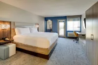 Holiday Inn Express & Suites BRANSON 76 CENTRAL by IHG