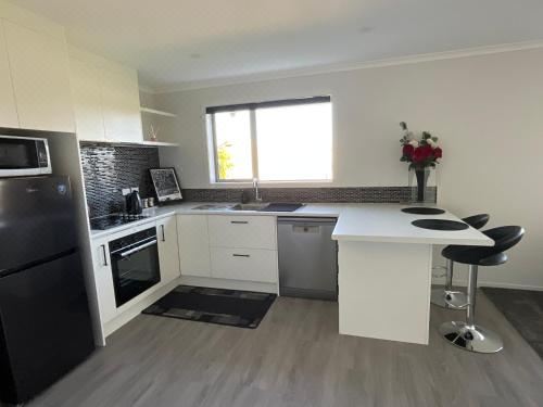 Di Lusso Lansdowne One-Bedroom Apartment