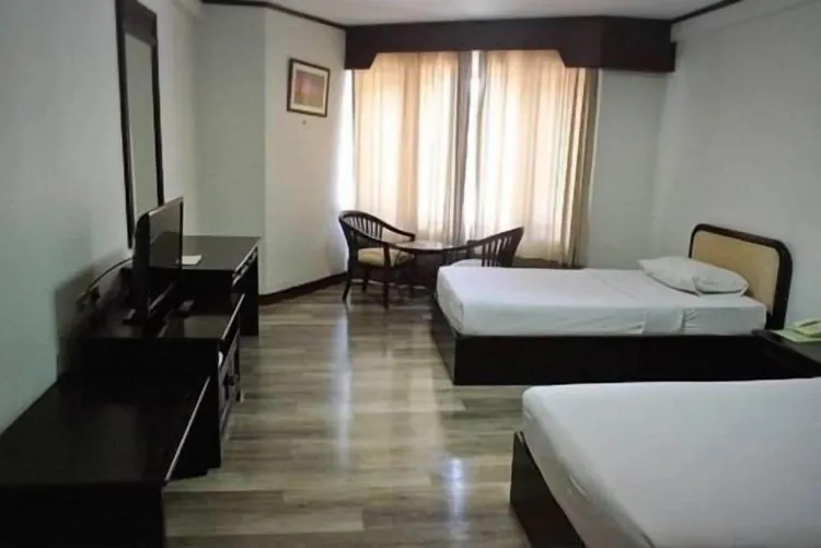 ห้องสแตนดาร์ด เตียงใหญ่หรือเตียงทวิน, 1 เตียงใหญ่