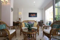 AtaÇesme Otel