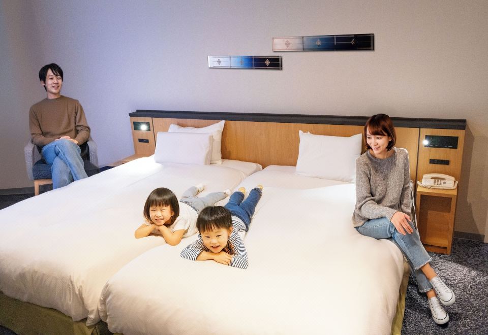 2025新装修 豪华舒适转角双床房 禁烟