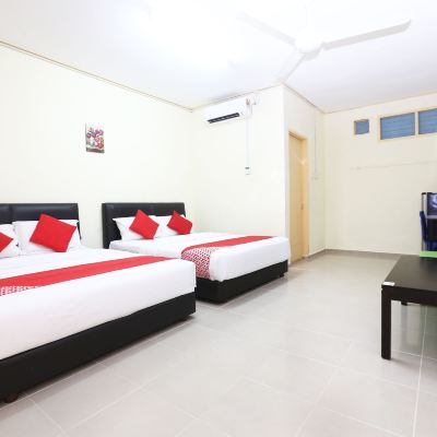 Family Suite Kupon OYO 89640 Hotel Pelangi Marang
