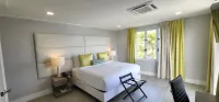 La Vue Boutique Hotel & Beach Club Отели в г. 