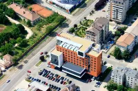 Ramada by Wyndham Oradea Hotels in 