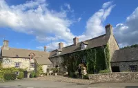 Three Cocks Hotel Hotels in 