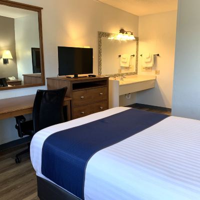 Deluxe Single Room, 1 Double Bed, Non Smoking Cedar Cove Promo Code