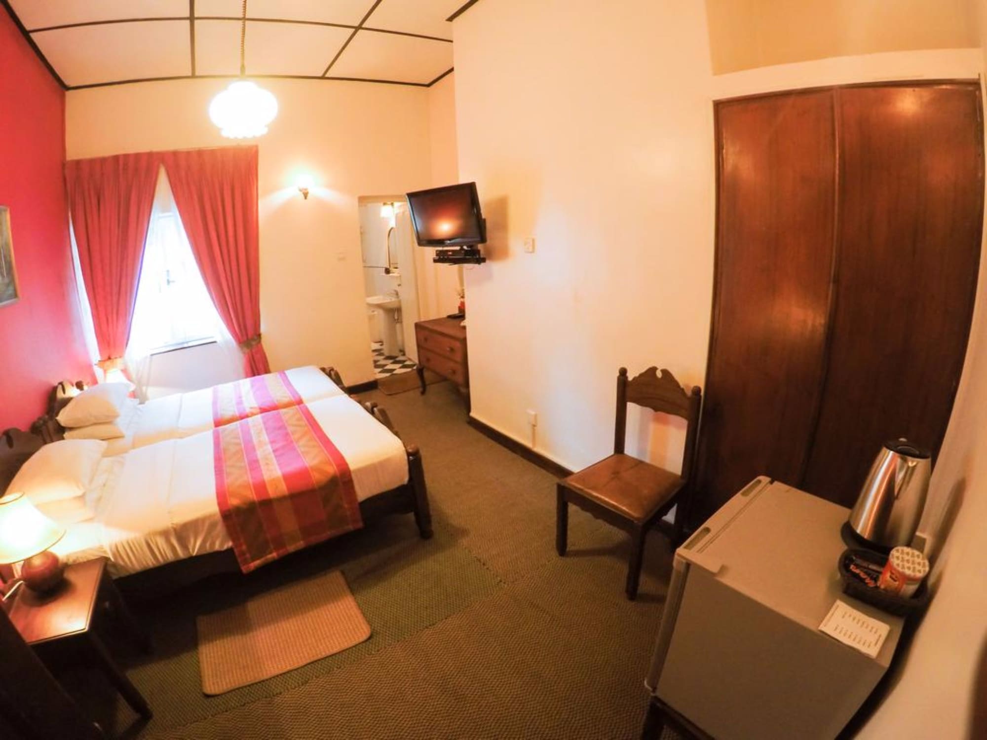 标准双床房， 1 间卧室， 浴缸