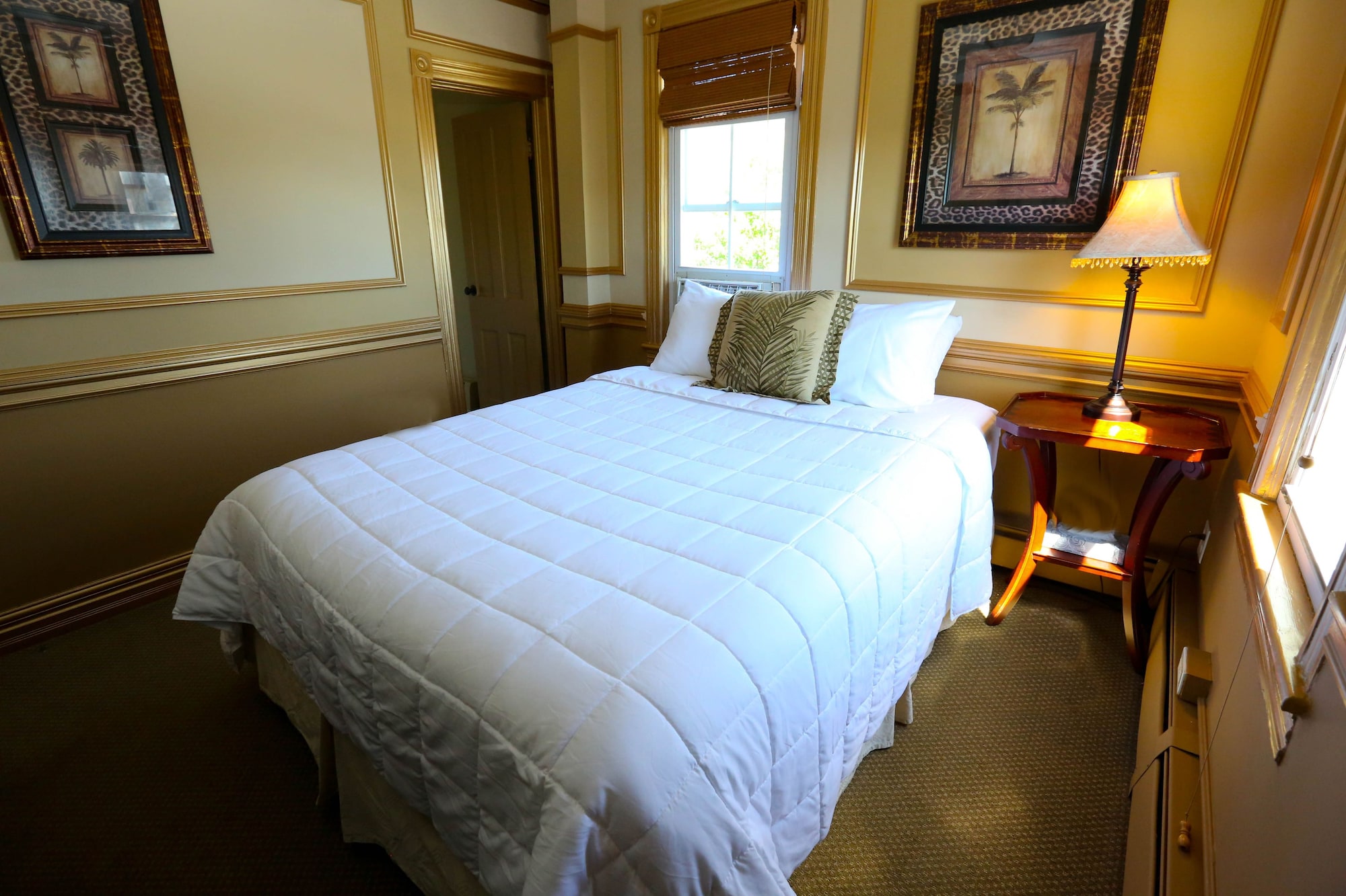 豪华房，1张大床，私人浴室（豪华大床房间）