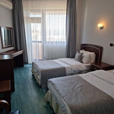 Standard Twin Room Flora Hotel Promo Code